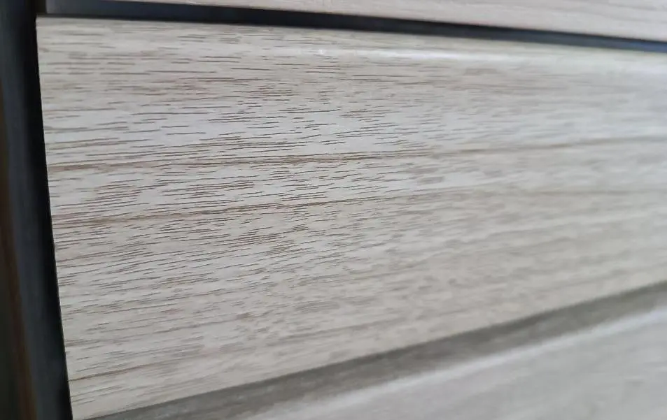 Плинтус Арбитон Интегра 06 Ясень Аляска цена