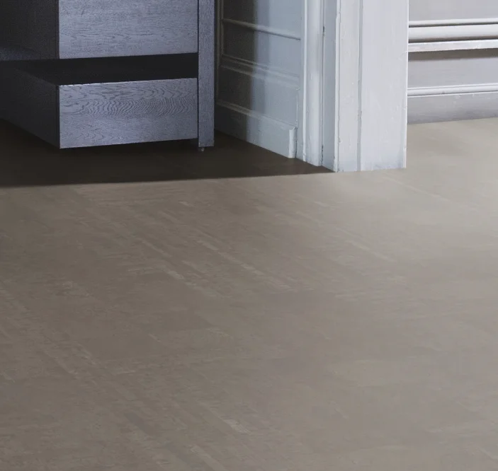 Замковый пробковый пол Wicanders Cork Essence Fashionable Grafite C85M001 в интерьере