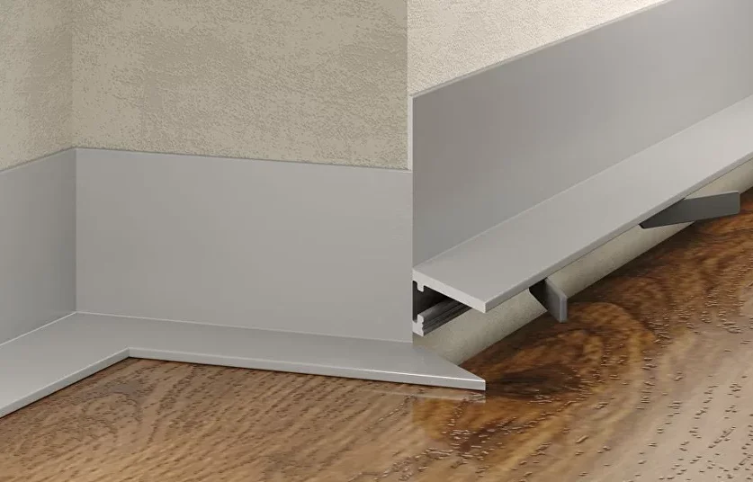 Микроплинтус  micro L Laconistiq Серебро анодированный