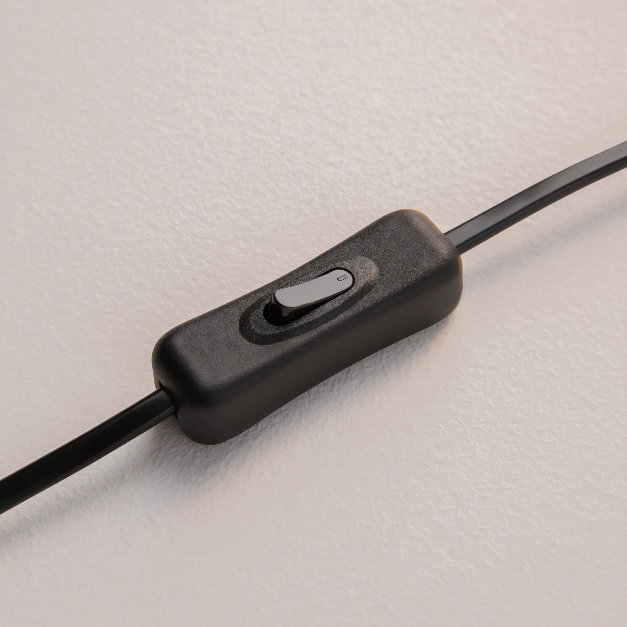 Настольный светильник Maytoni MOD081TL-L14G3K