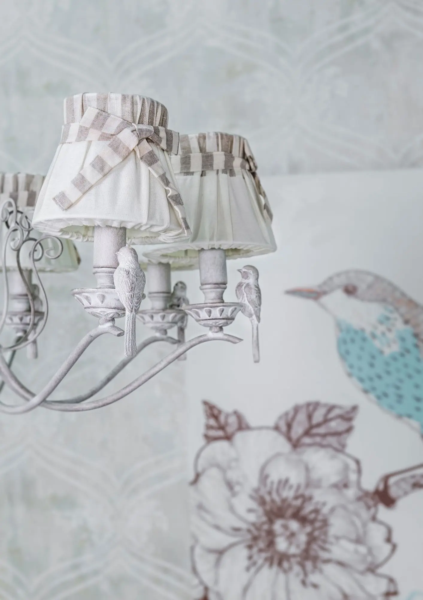 Люстра Maytoni ARM013-08-W