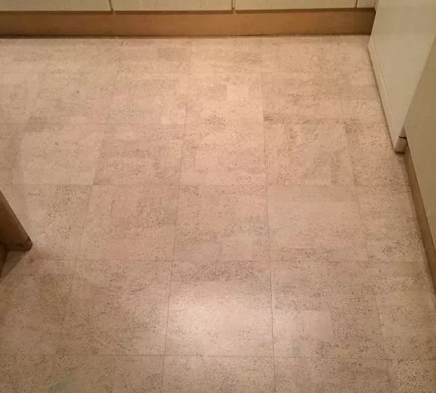 6 мм клеевой пробковый пол WICANDERS AJ2O002 Identity Сhampagne в интерьере