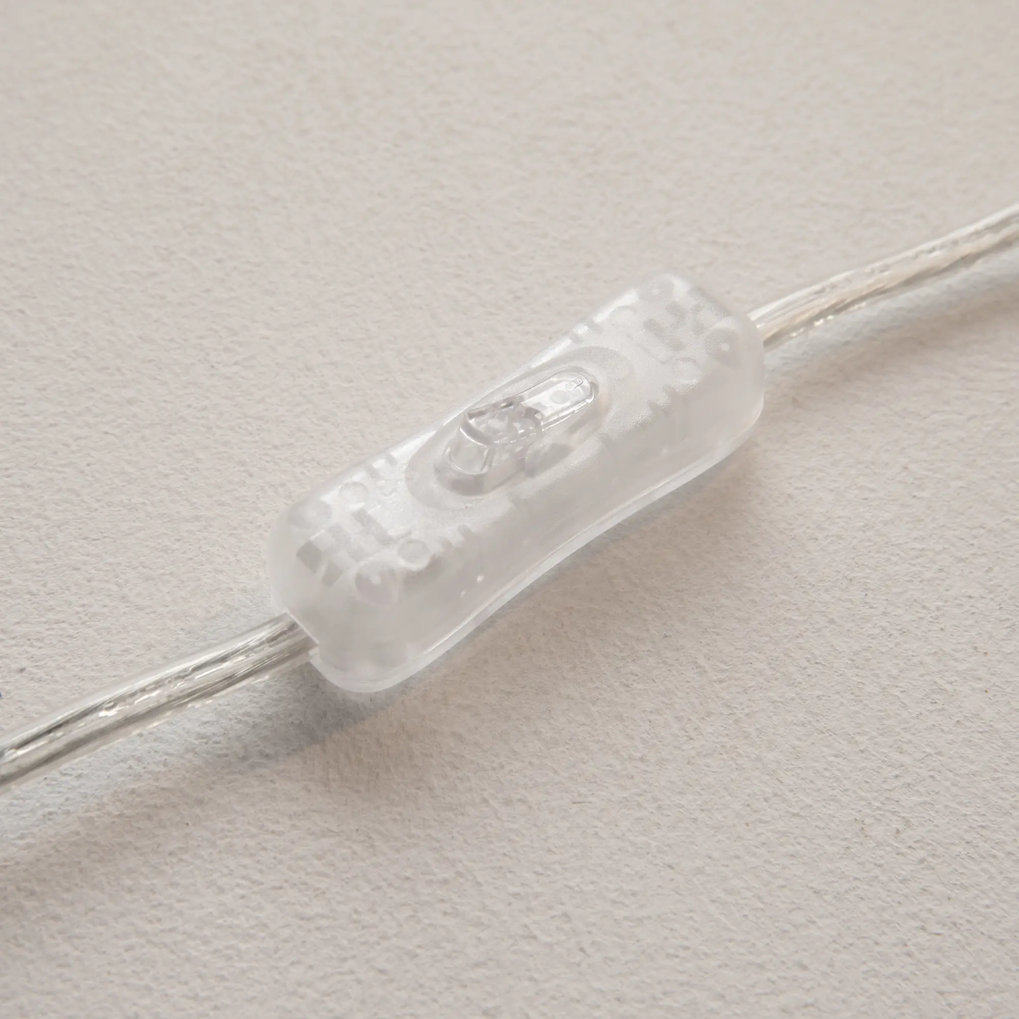 Настольный светильник Maytoni H311-11-G