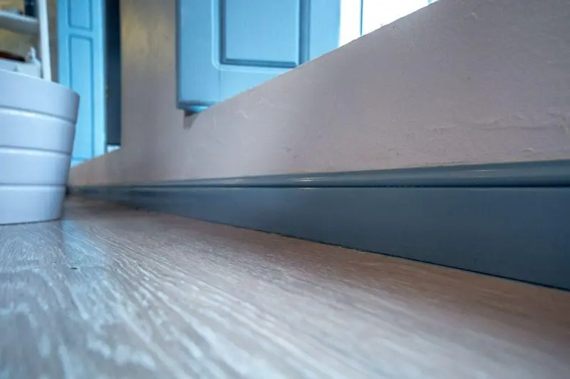 Плинтус из дюрополимера отзывы покупателей и специалистов монтажа
