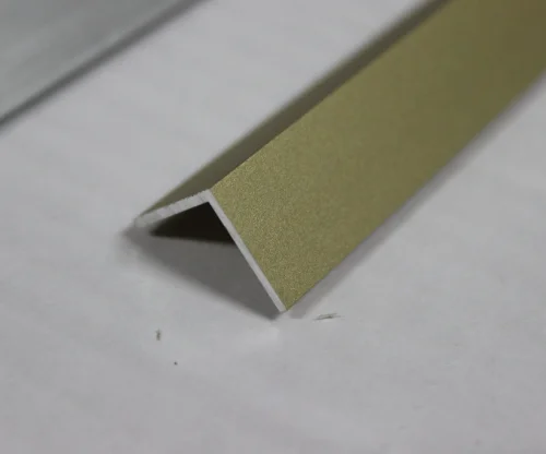 Уголок алюминиевый 20х20 защитный Декопрофиль золото