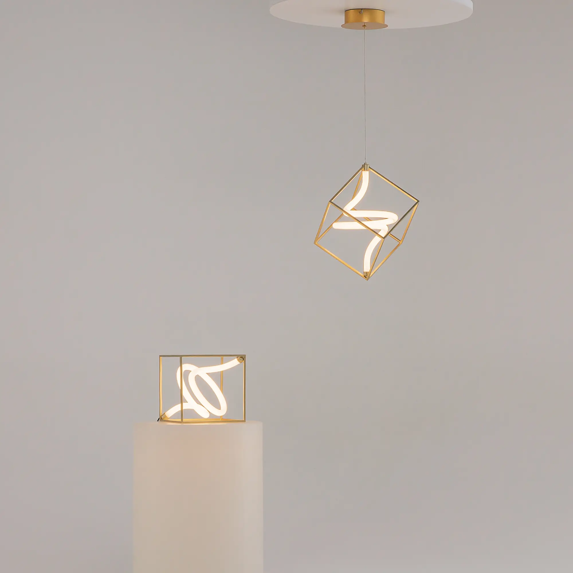 Настольный светильник Maytoni MOD345TL-L11BS3K