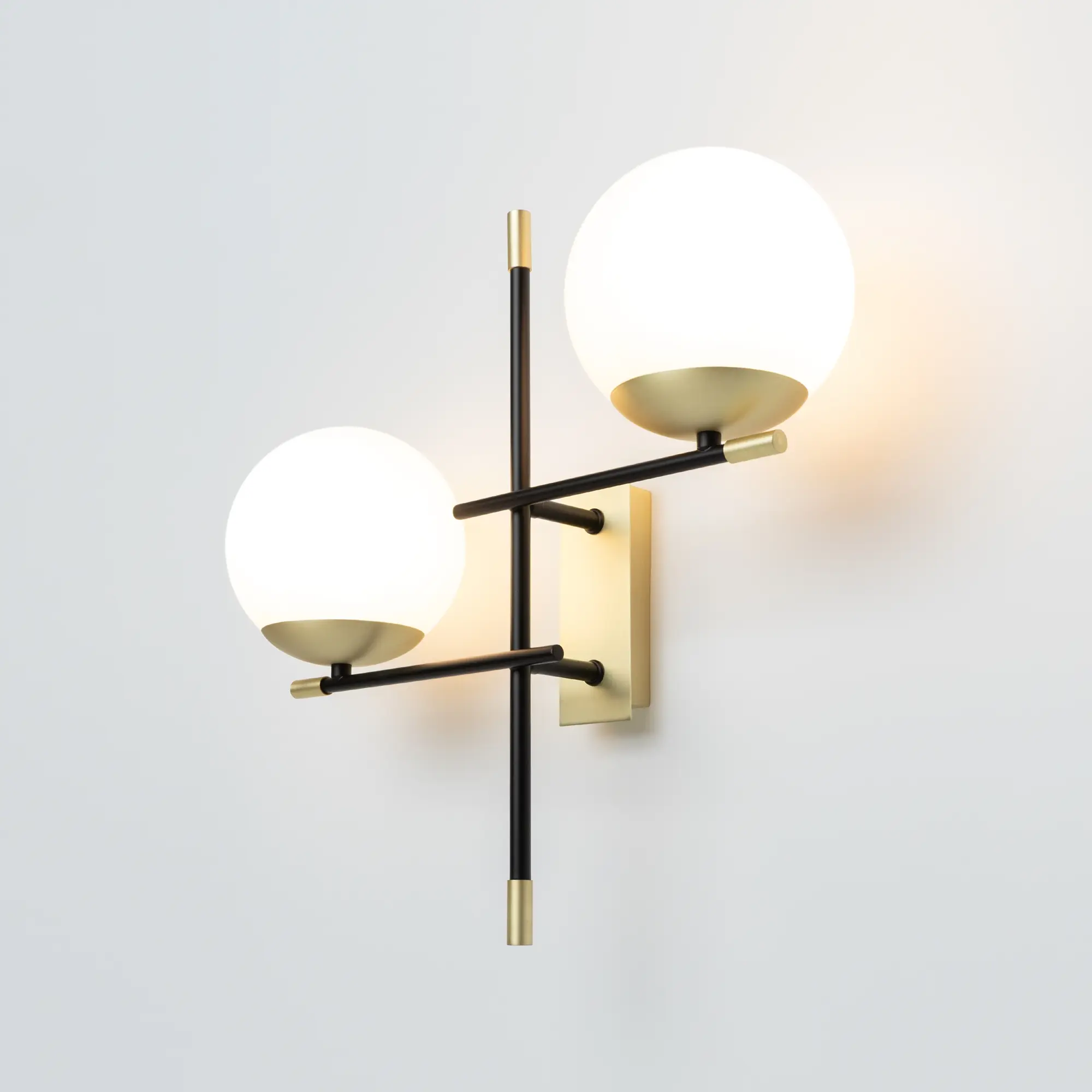 Настенный светильник (бра) Maytoni MOD050WL-02G