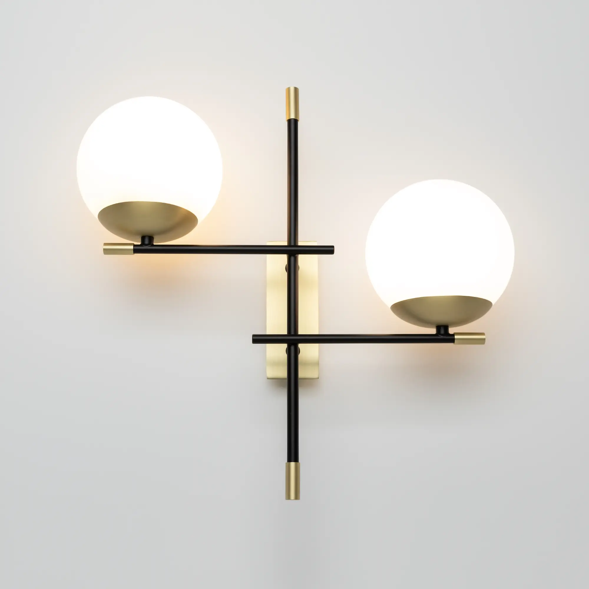 Настенный светильник (бра) Maytoni MOD048WL-02G