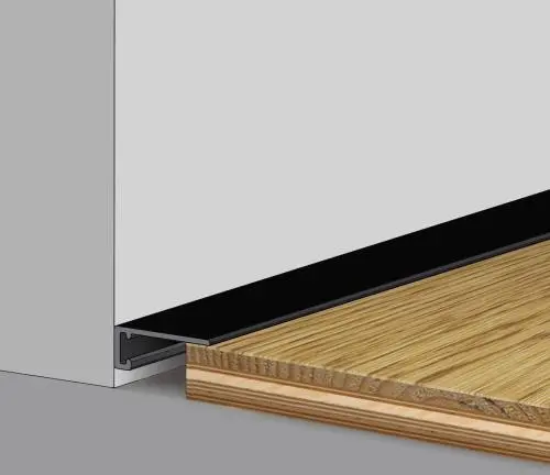 Микроплинтус щелевой для пола Лайн Ликорн С-05.25.3 чёрный