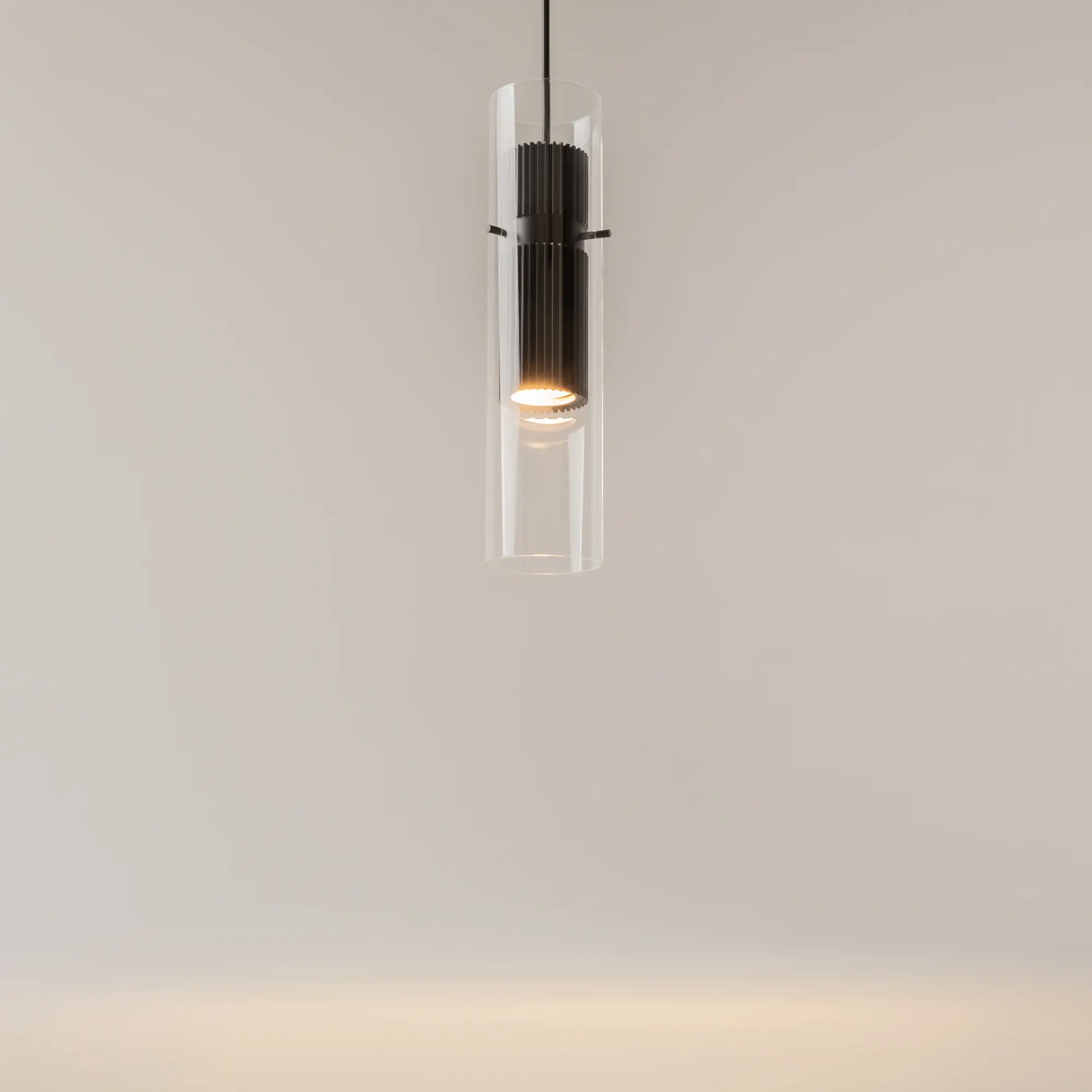 Подвесной светильник Maytoni MOD326PL-01B