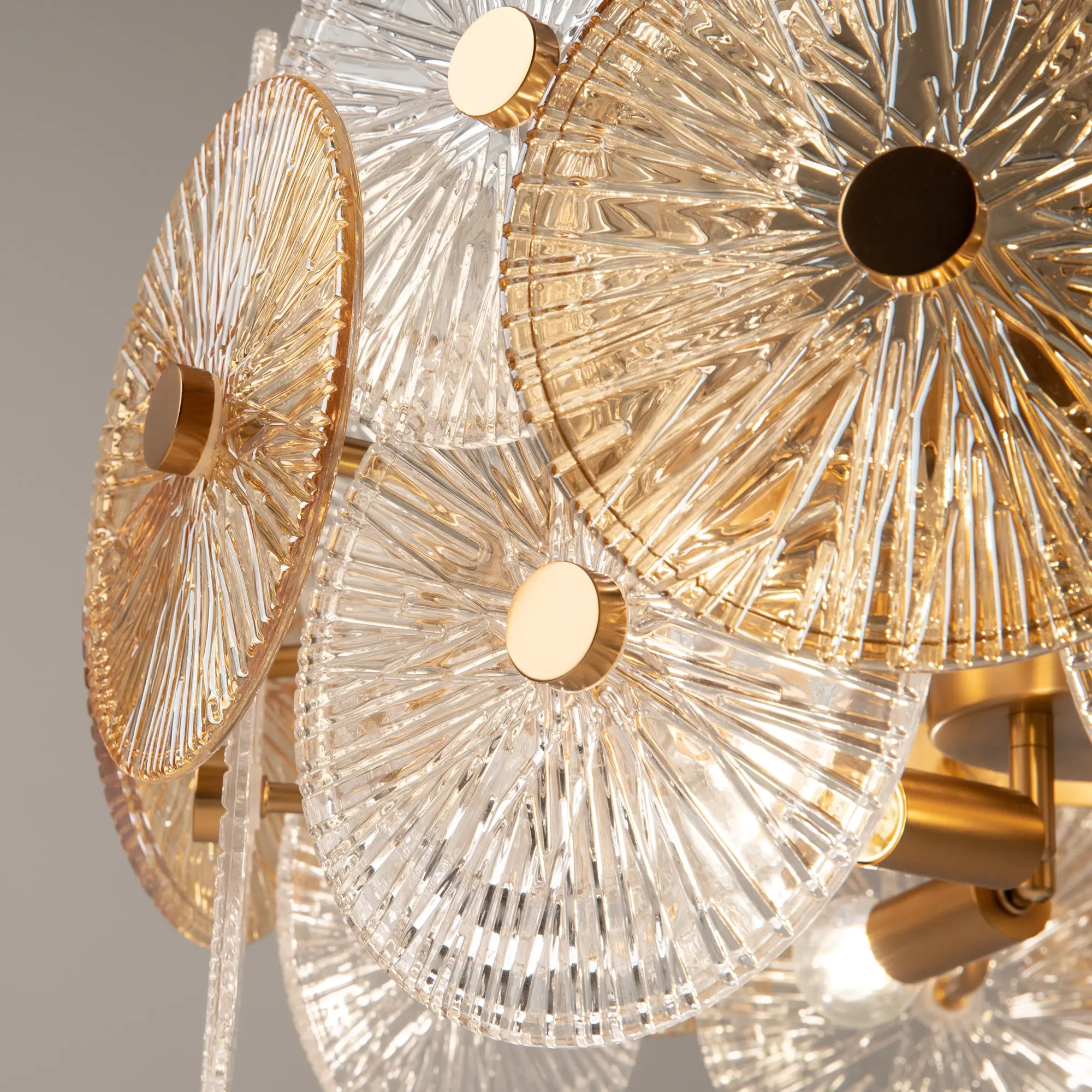 Подвесной светильник Maytoni MOD007PL-08G