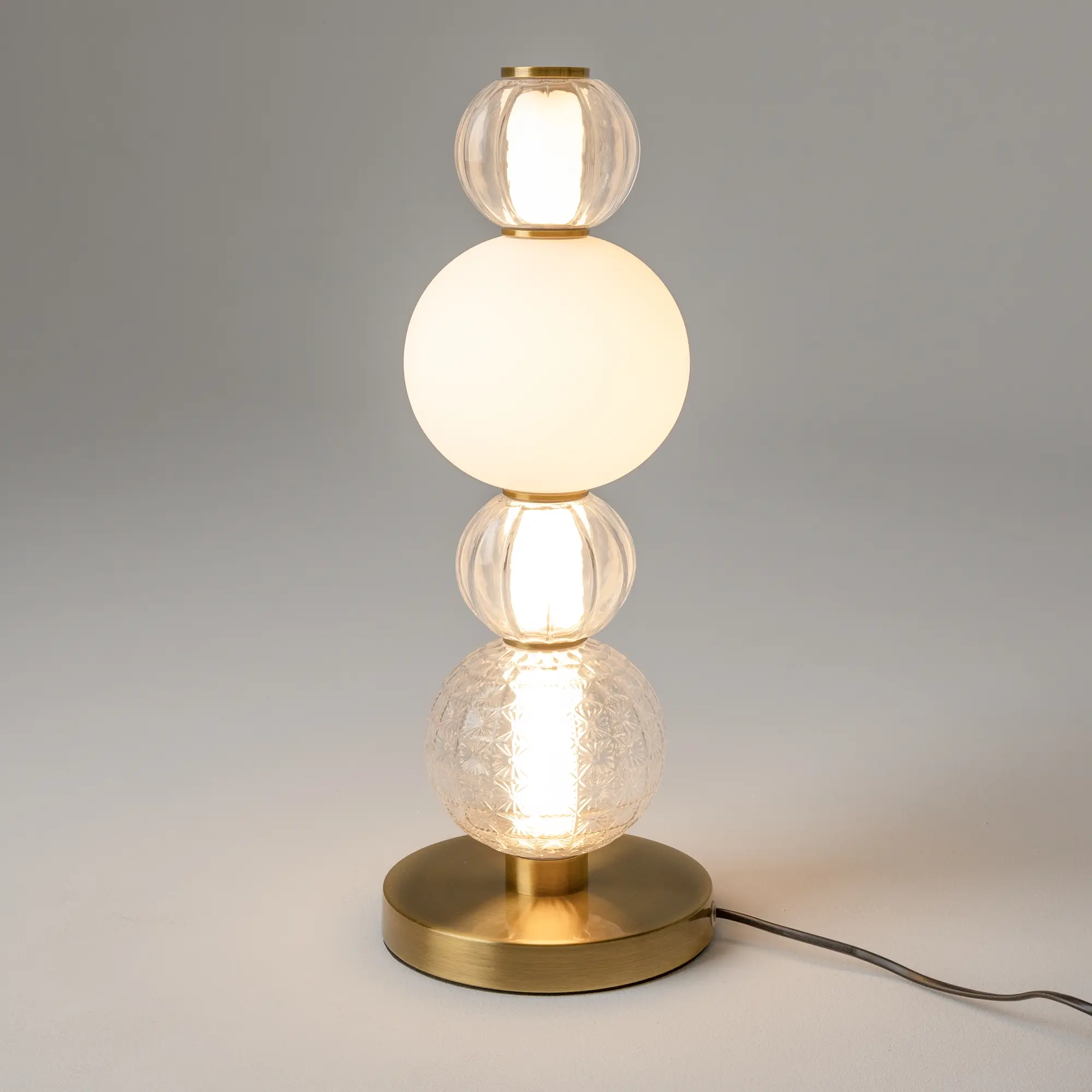 Настольный светильник Maytoni MOD301TL-L18G3K