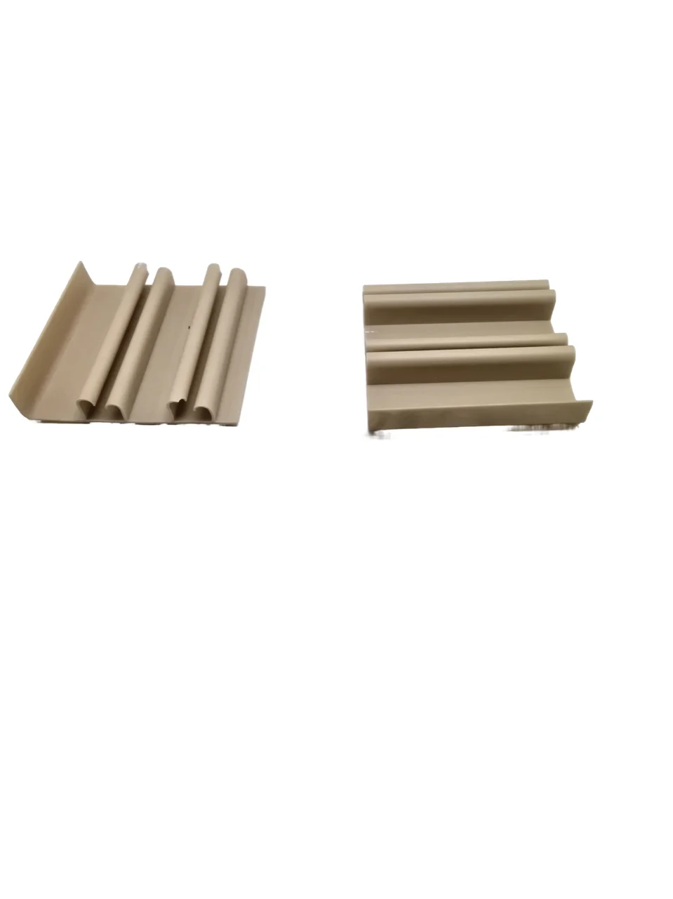 Пластиковый плинтус напольный недорогой