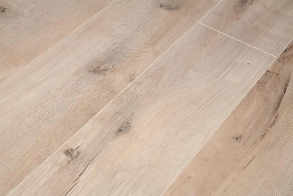 Ламинат Ideal Form Дуб Нельсон ID68 в квартире