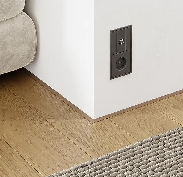 Микроплинтус с пружинами Бледно-коричневый RAL 8025