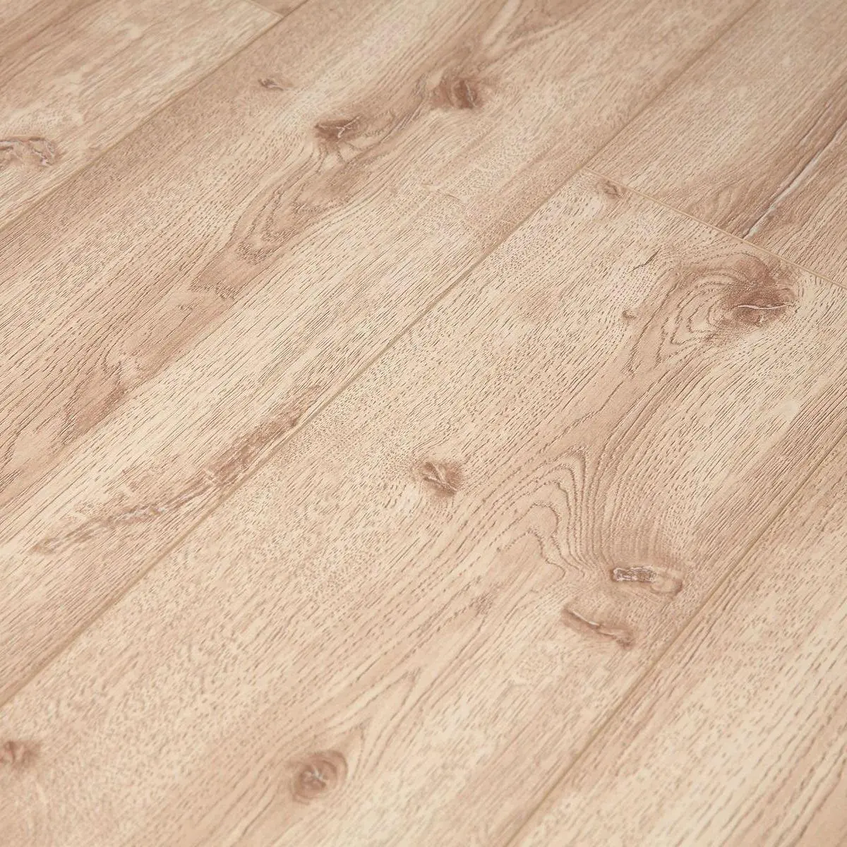 Ламинат Aberhof Storm Дуб Белый 2232 в квартире