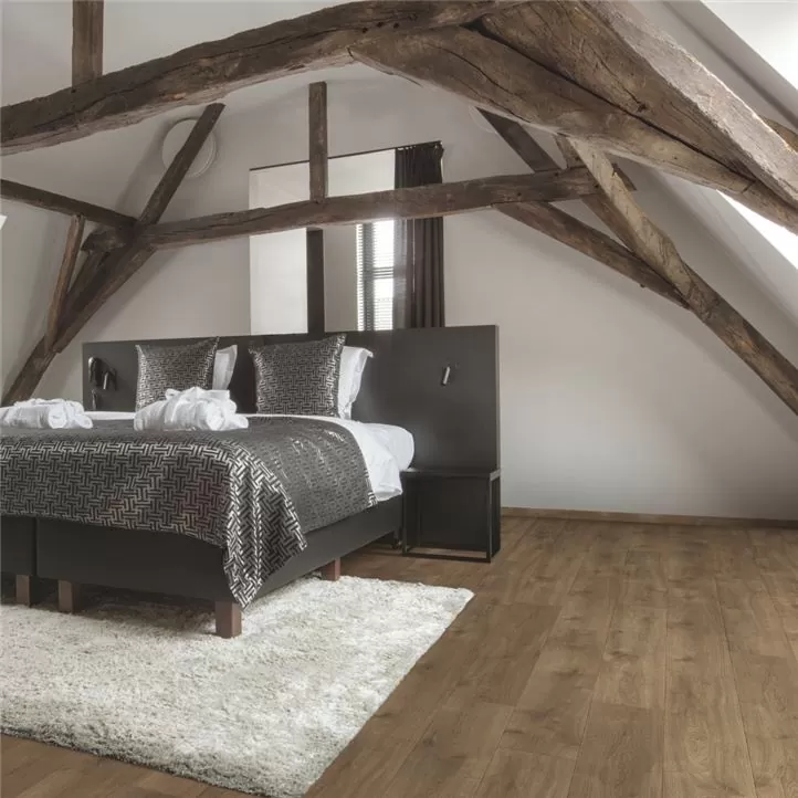 Ламинат Pergo Uppsala pro L1249-05029 Дуб изысканный коричневый в квартире