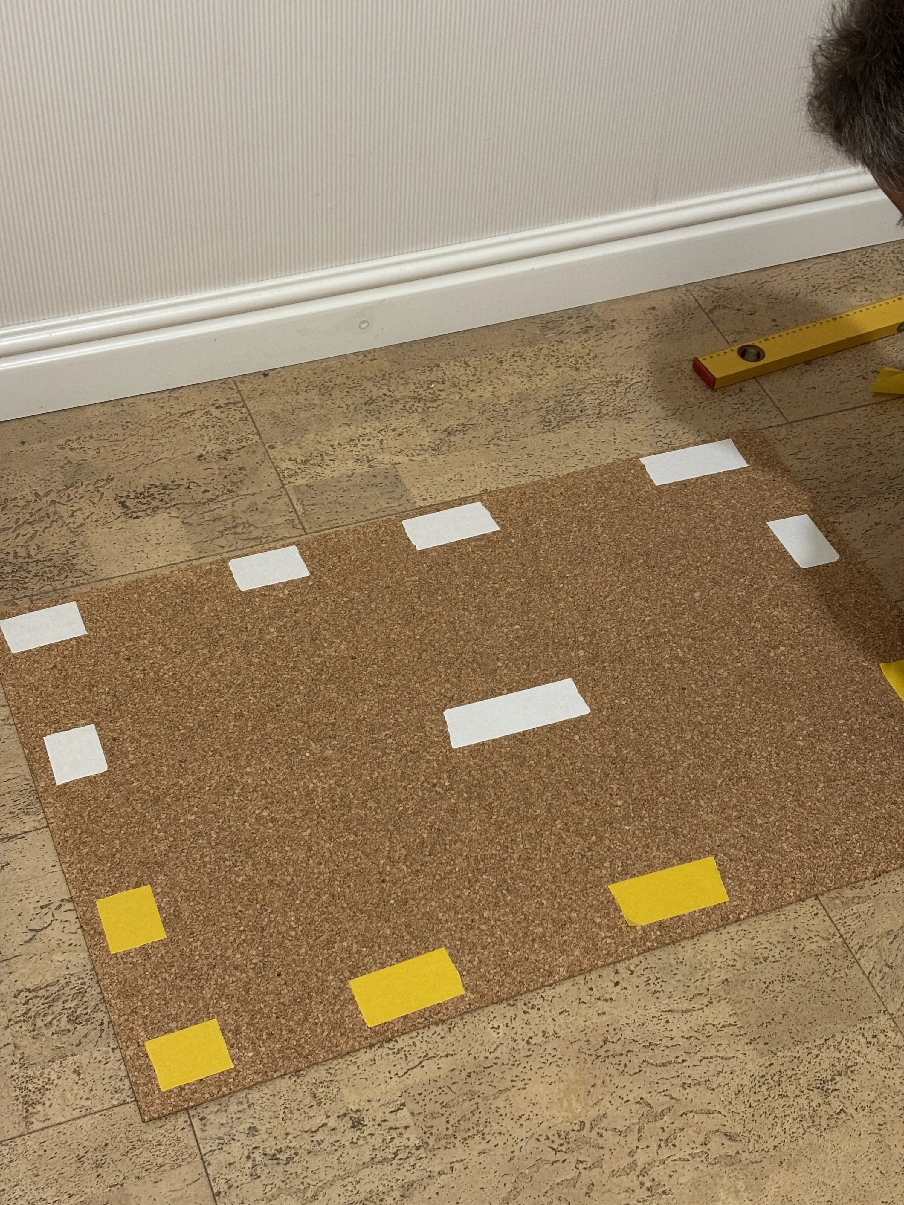 Доска пробковая на стену , 91,5x61 см, антистатичная, коричневая на стену