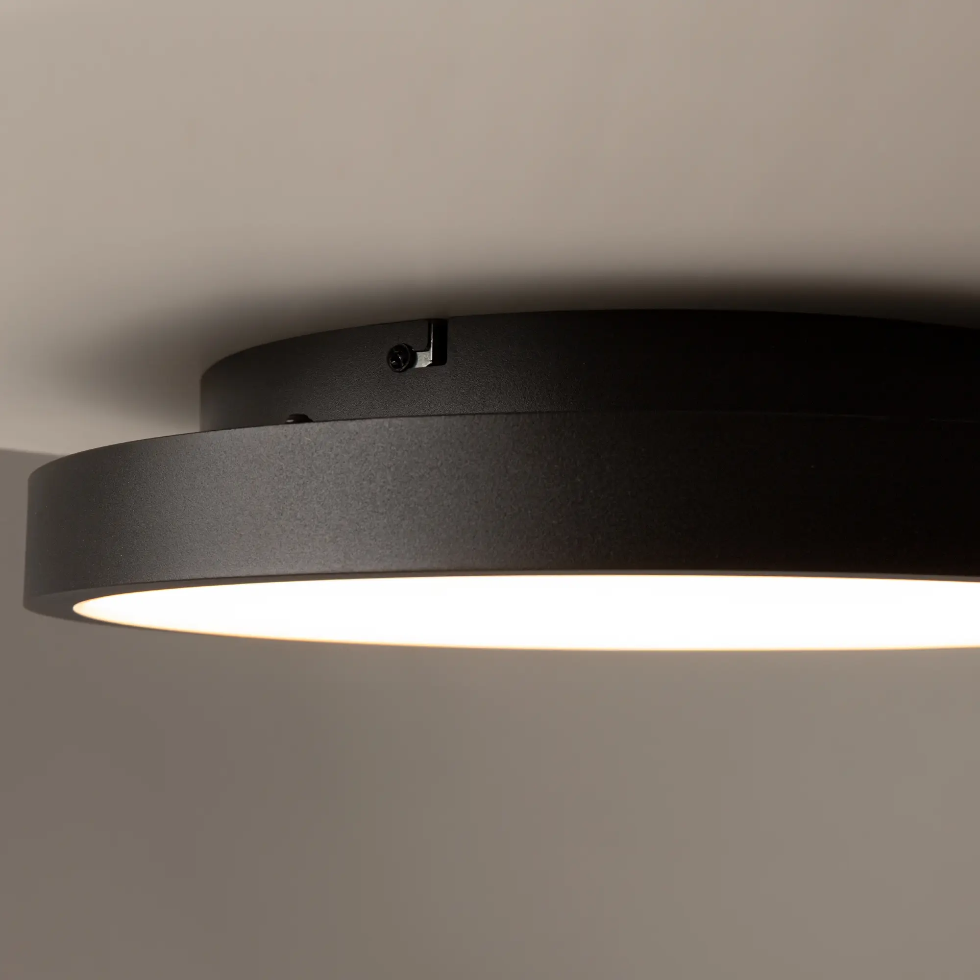 Потолочный светильник Maytoni MOD311CL-L27B3K