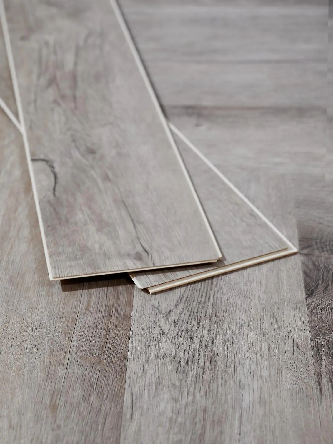 Ламинат SPC елочка Stepton Weave 0196 Дуб дымчатый купить