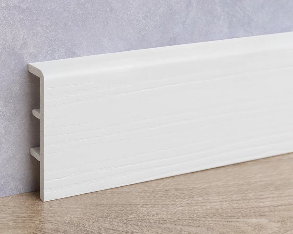 Пластиковый плинтус напольный недорогой