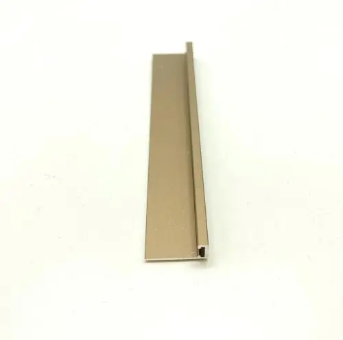 Микроплинтус напольный  алюминиевый с пружинами  анодированный  цвет шампань  светлый