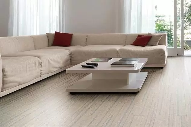 Монтаж  клеевых напольных пробковых покрытий