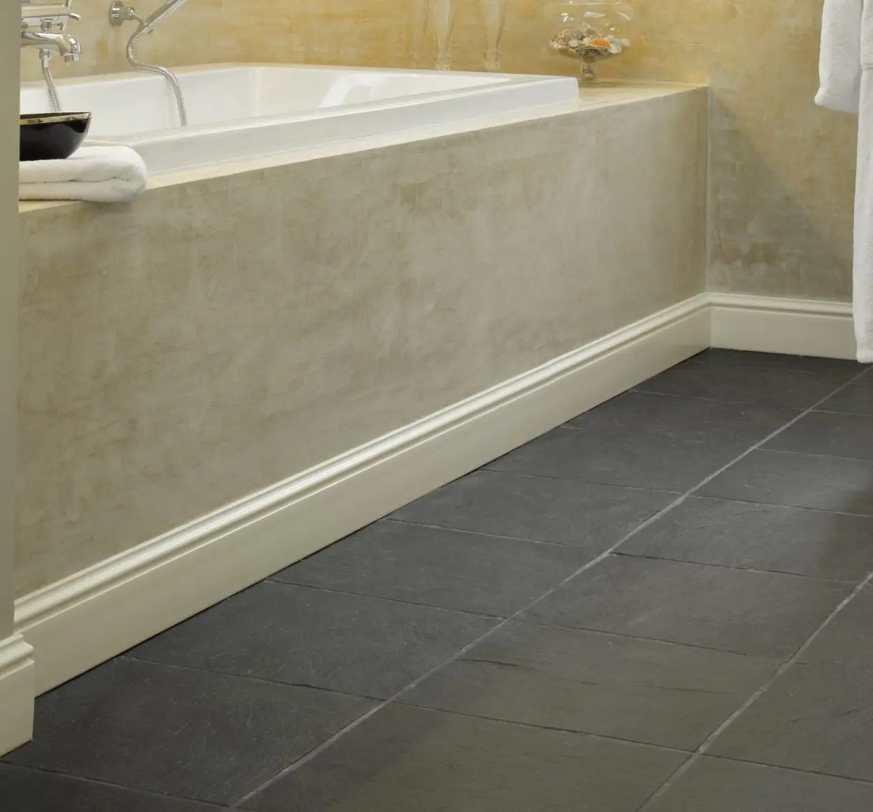 Плинтус для ванной водостойкий 