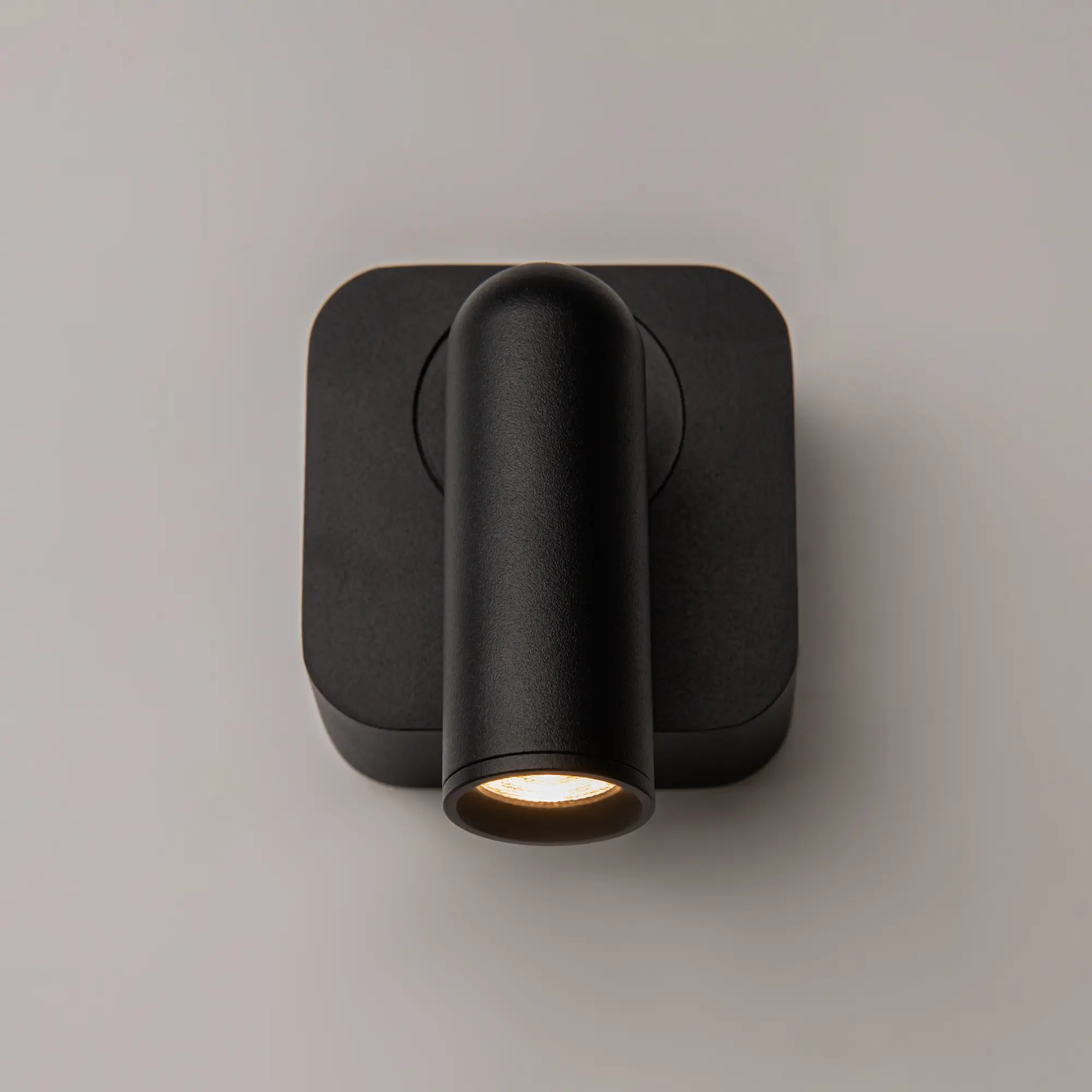 Настенный светильник (бра) Technical C039WL-L3B3K