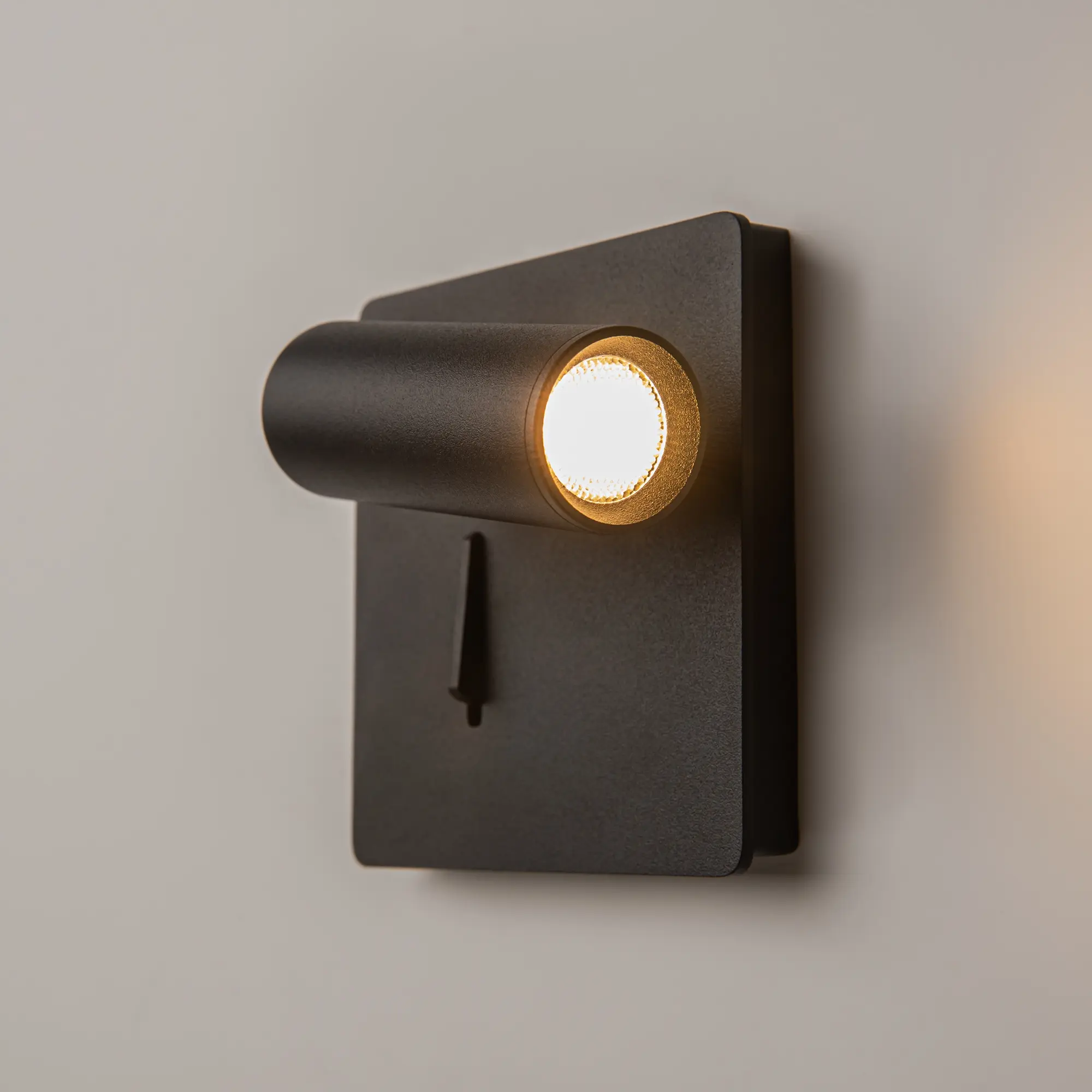 Настенный светильник (бра) Technical C040WL-L3B3K