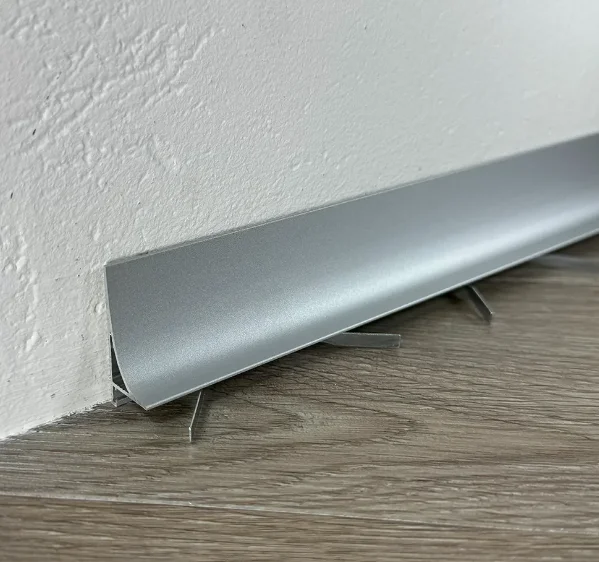 Микро плинтус Pro Design Corner L 584 А анодированный