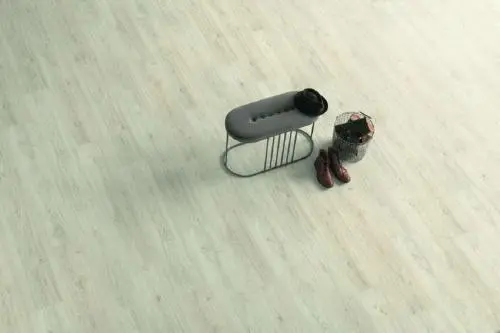 Ламинат Egger Classic Pro 10/33 4V Дуб Азгил Белый EPL153 в интерьере