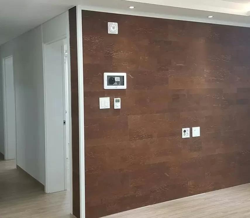 Почему настенная пробка стоит дорого и стоит ли ее покупать?