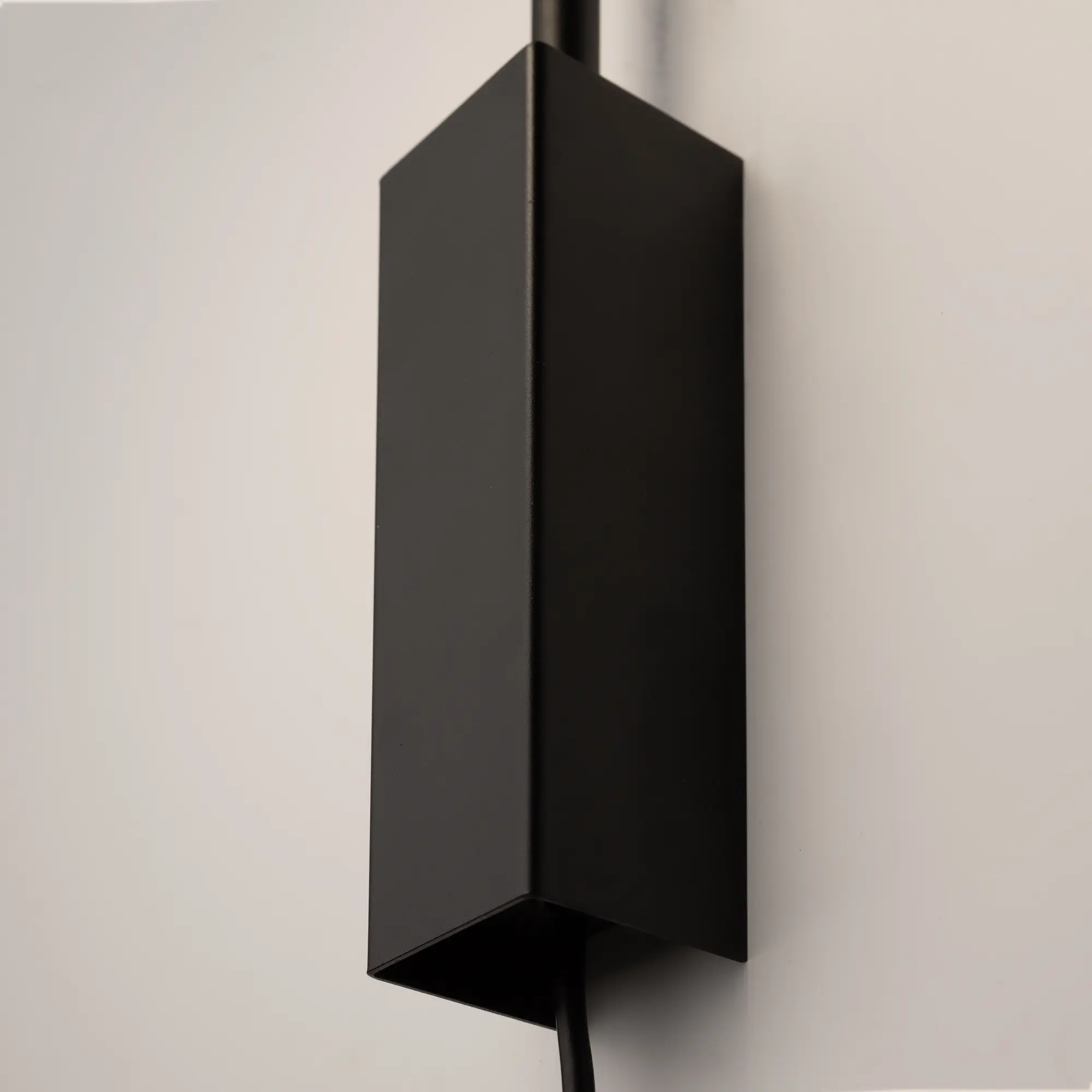 Настенный светильник (бра) Maytoni MOD126WL-01B