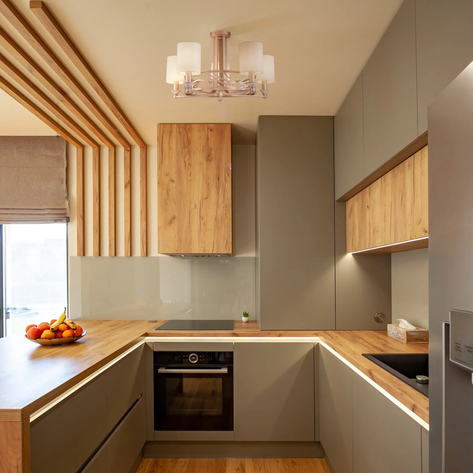 Люстра Maytoni H004CL-05BG