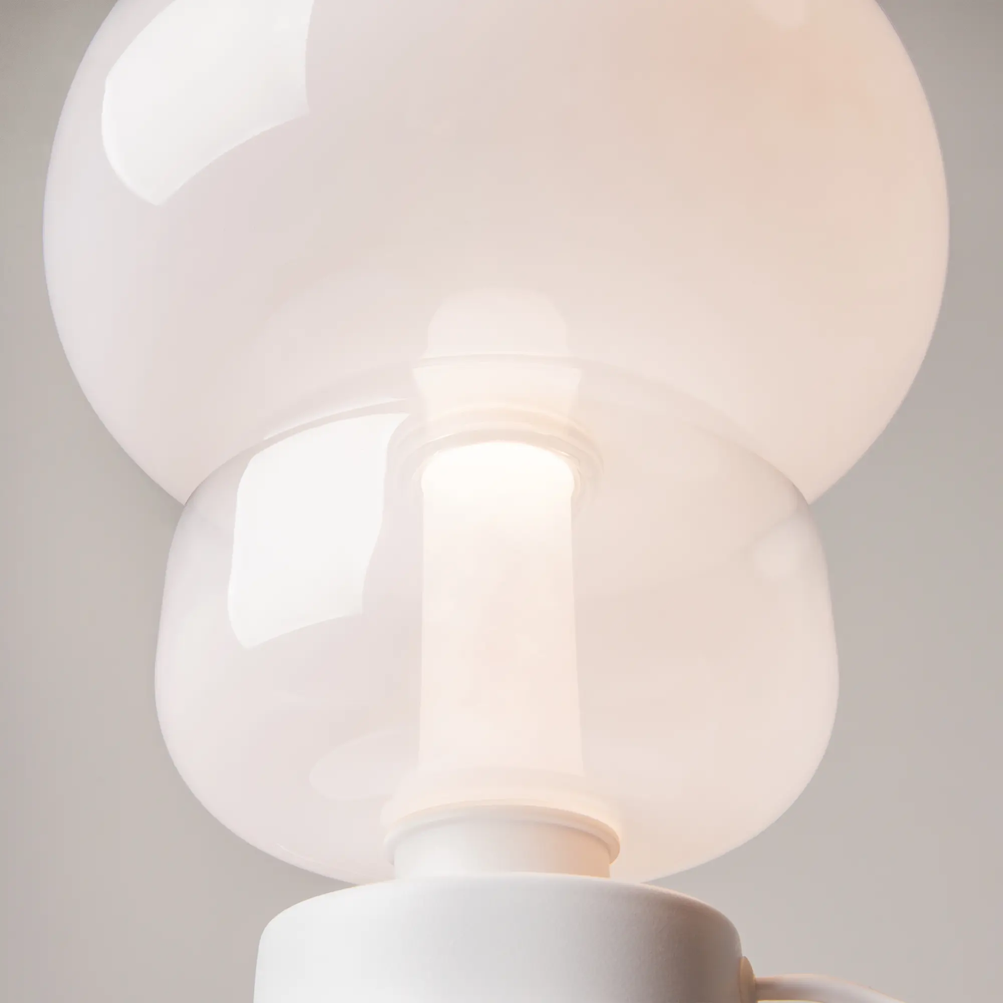 Настольный светильник Maytoni MOD364TL-L15W3K