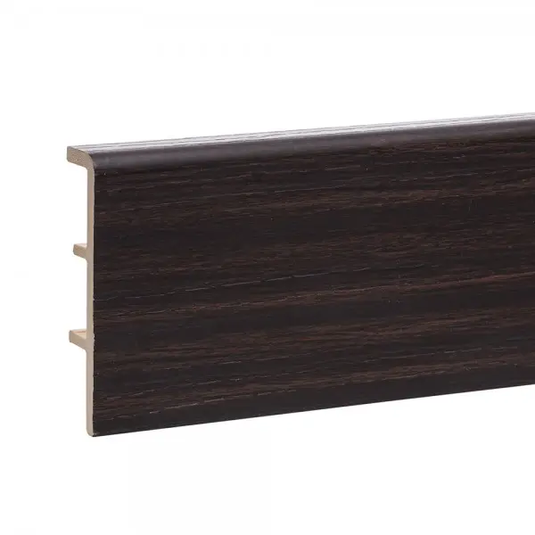 Пластиковый плинтус напольный недорогой