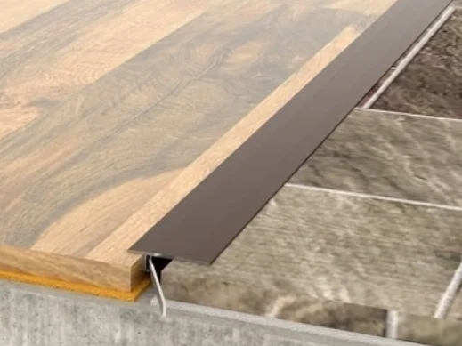 Порог для кварцвинила и ламината Pro Design Doorstep 571 алюминиевый коньяк 900 мм