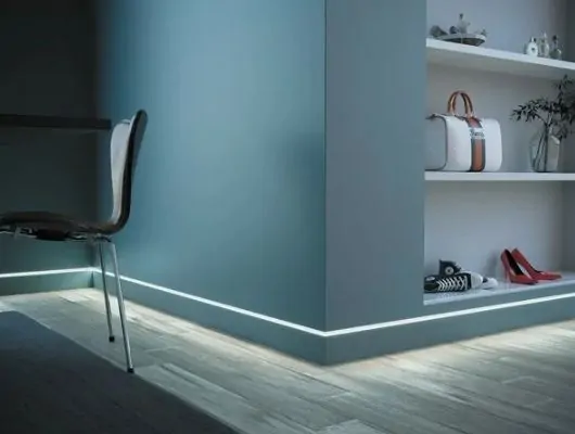 Скрытый плинтус с подсветкой