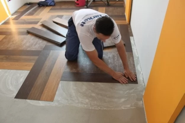 Укладка плитки ПВХ - видео