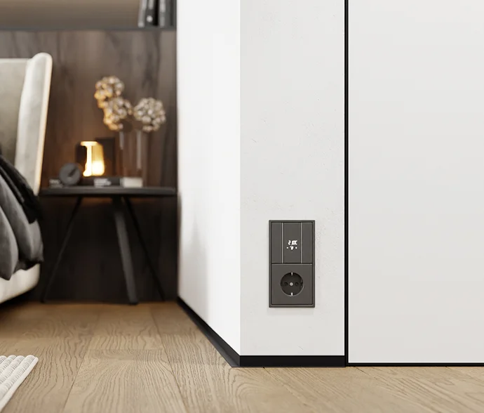 Микроплинтус L образной формы черный эмаль RAL 9005 27-87-34