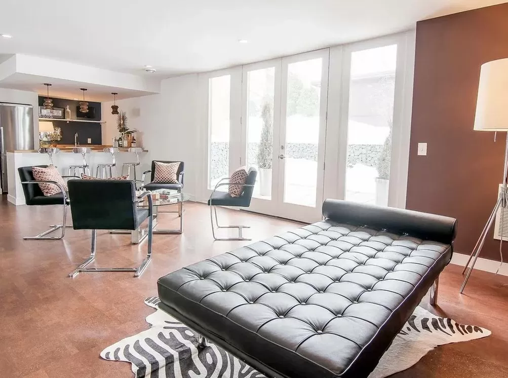 Пробковый пол Wicanders Identity I832002 Chestnut на замках в интерьере