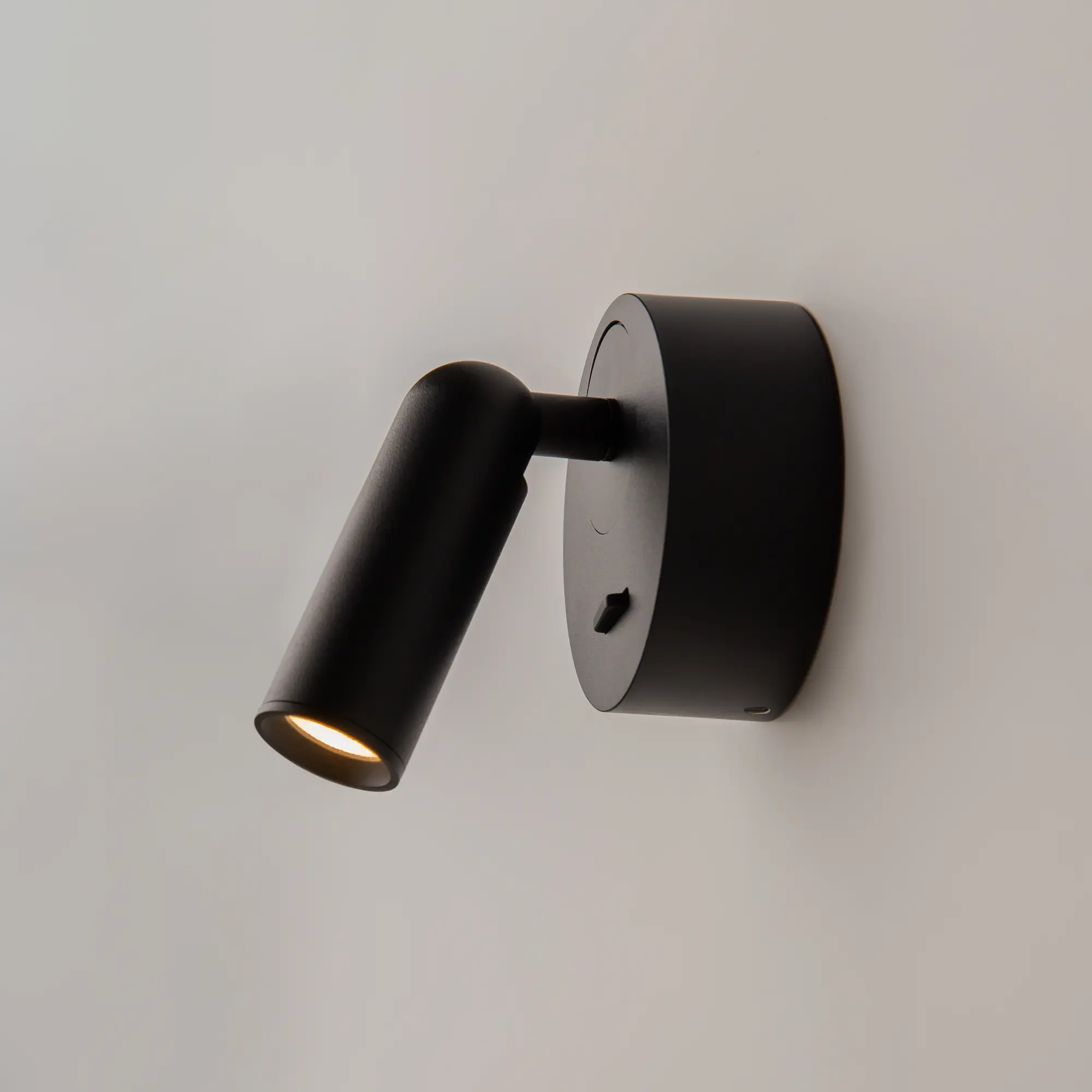 Настенный светильник (бра) Technical C038WL-L3B3K