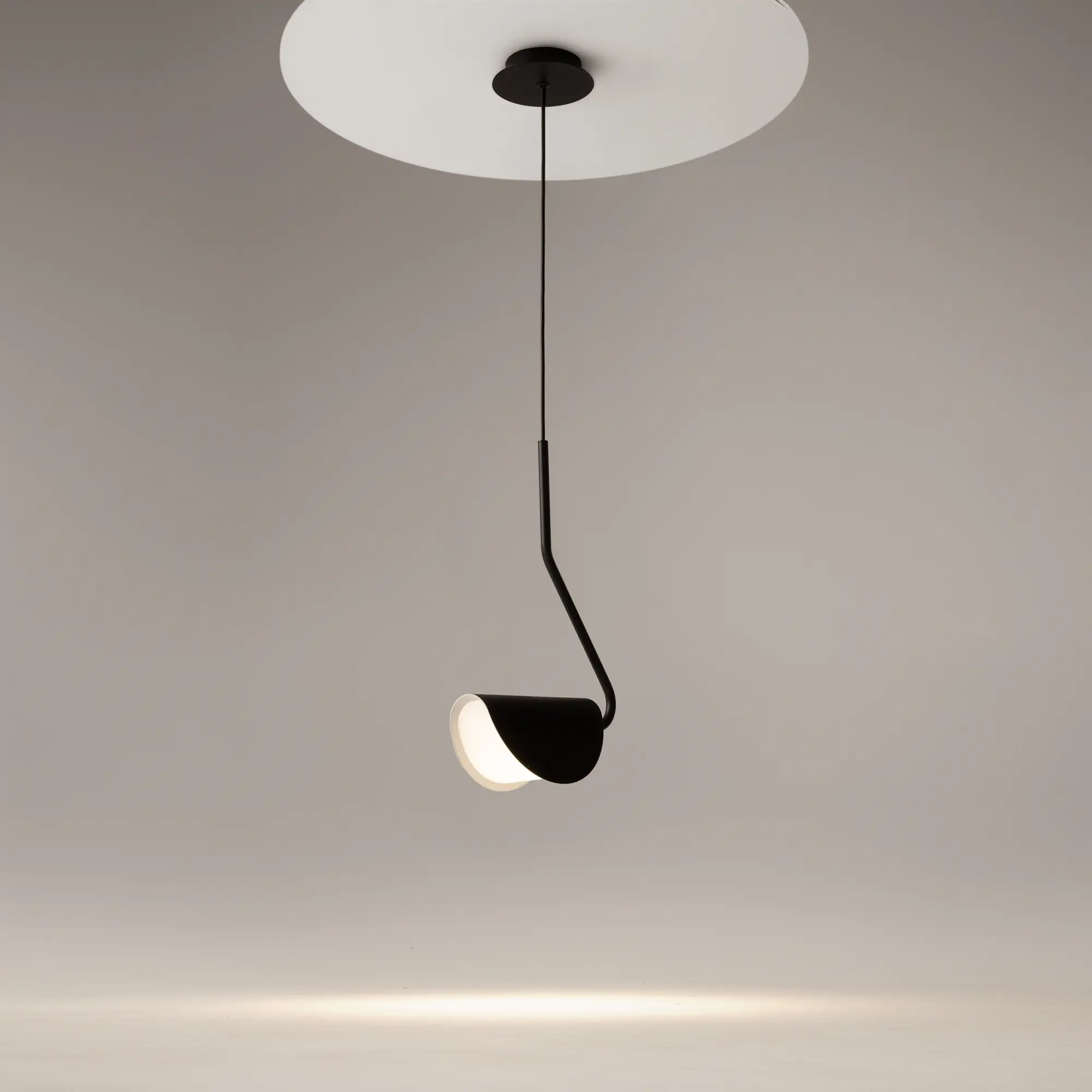 Подвесной светильник Maytoni MOD126PL-01B