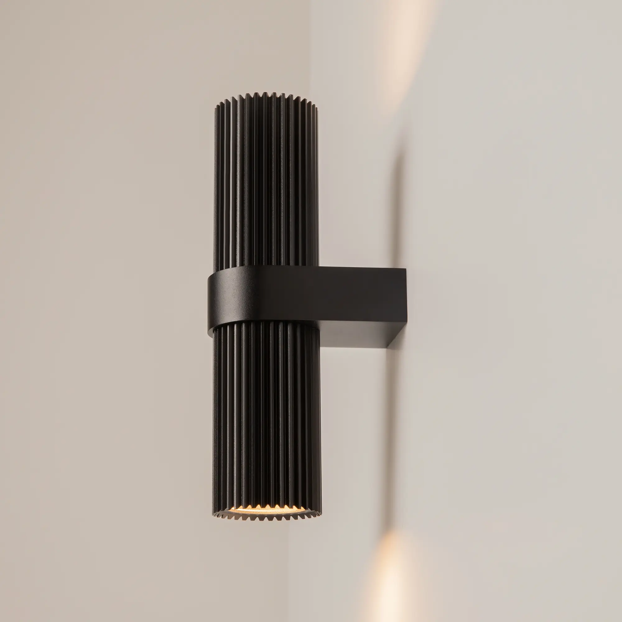 Настенный светильник (бра) Maytoni MOD326WL-02B