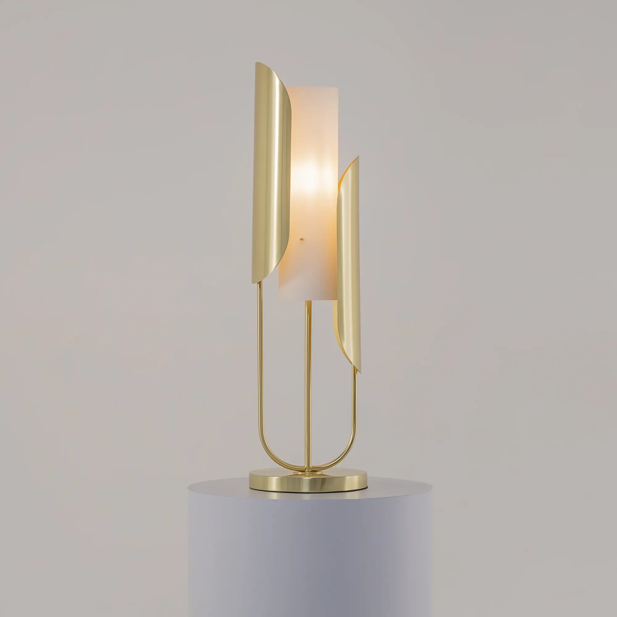 Настольный светильник Maytoni Z014TL-01G