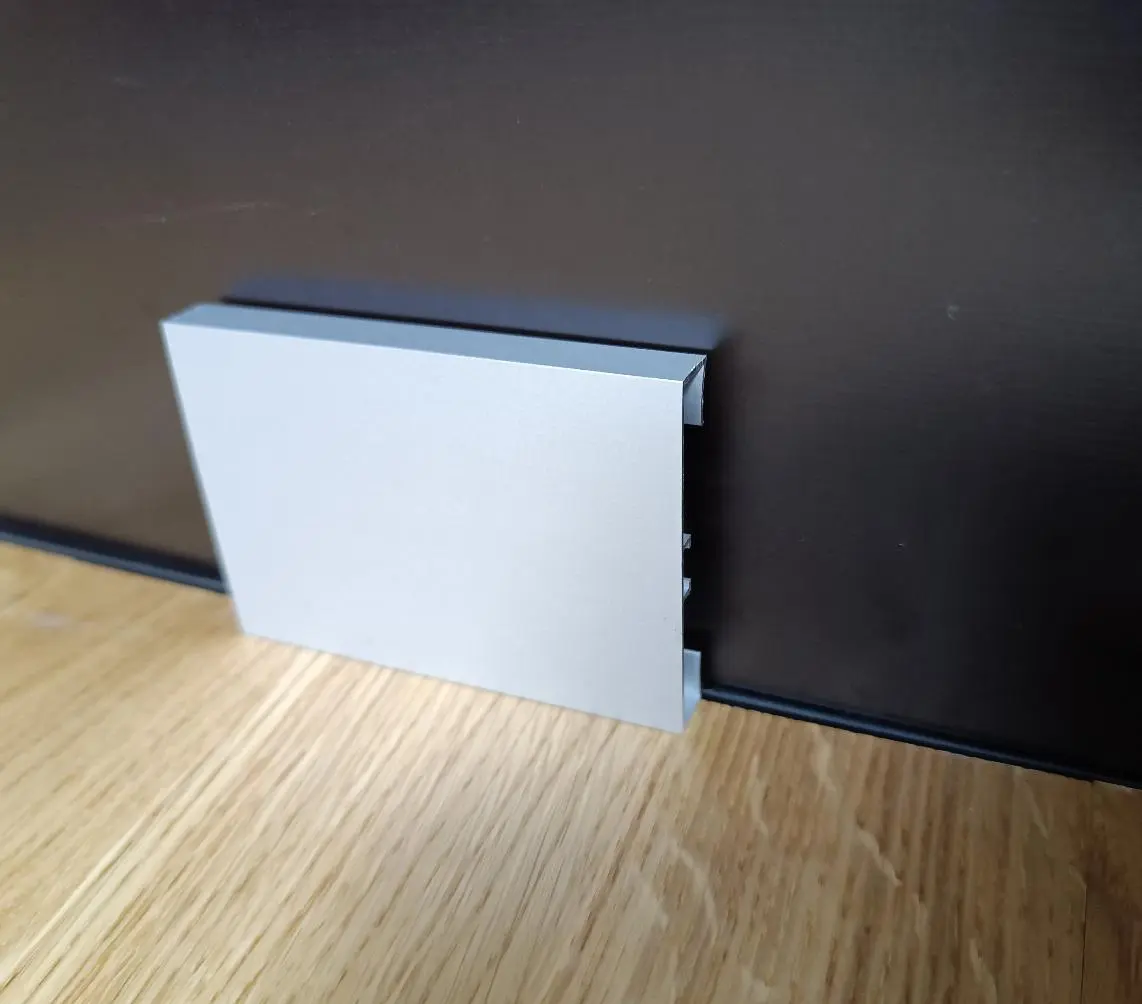 Плинтус алюминиевый вставка BFM ProFile 40-6010 серебро Москва