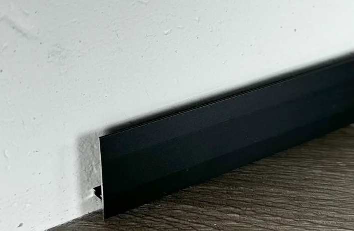 Порог черный для ламината и кварцвинила Pro Design Doorstep 571 900 мм