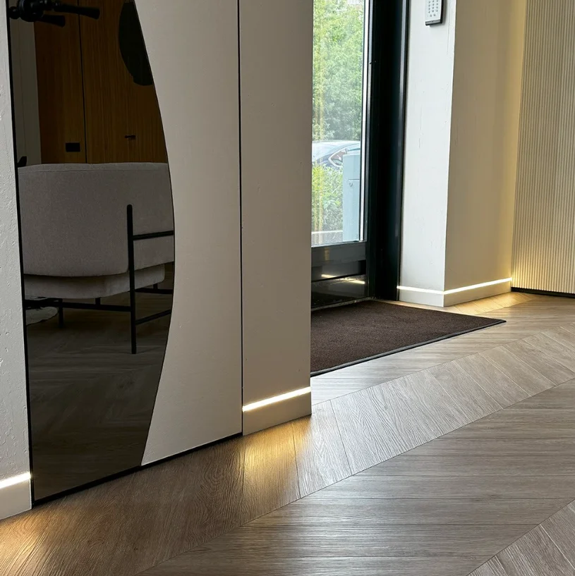 Скрытый плинтус Pro Design Combo 603 А анодированный купить