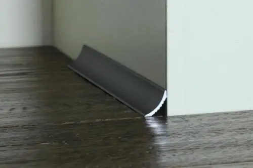 Плинтус мини ДЕКОПРОФИЛЬ 7956 EWA 15х15 алюминиевый анодированный ЧЕРНЫЙ купить